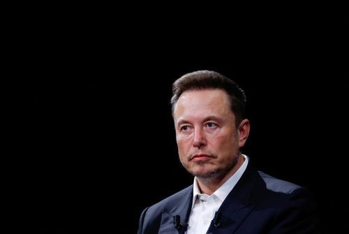 科技巨头与政治狂人:埃隆·马斯克与特朗普的双面镜像