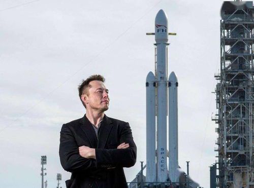 马斯克的星座密码:揭秘科技狂人的星盘特质