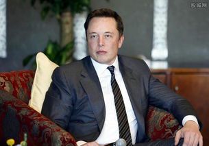 马斯克：颠覆传统的科技狂人**  


